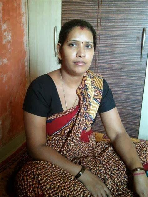 aunty neked photo|Exclusive Indian Aunty Full Nude Pics Collection